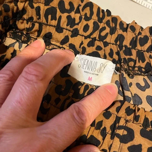 Leopard Print Wide-Leg Pants Size M - Picture 6 of 7